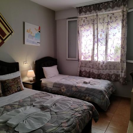 Guest House De Rada Tiranë Luaran gambar