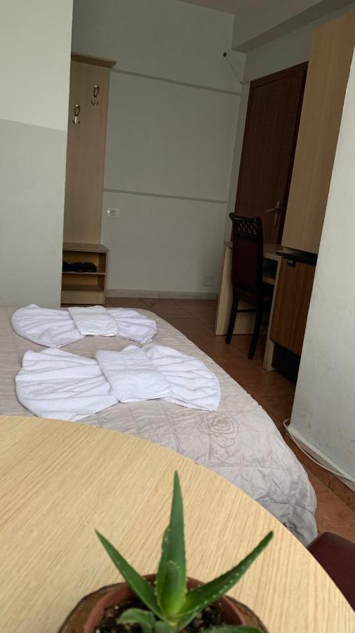 Guest House De Rada Tiranë Luaran gambar