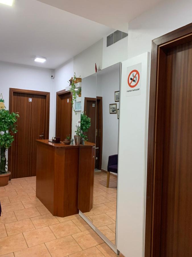 Guest House De Rada Tiranë Luaran gambar