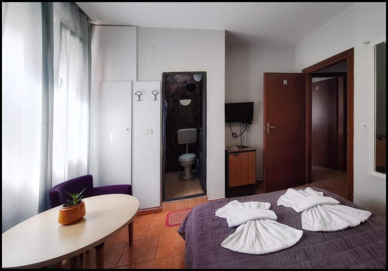 Guest House De Rada Tiranë Luaran gambar