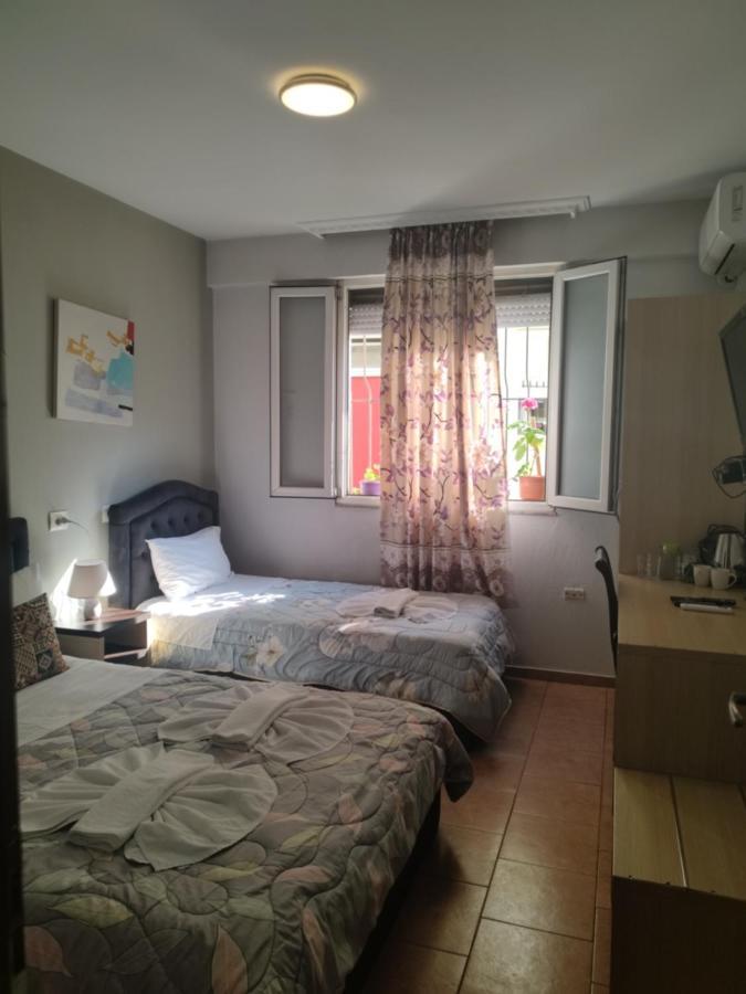 Guest House De Rada Tiranë Luaran gambar